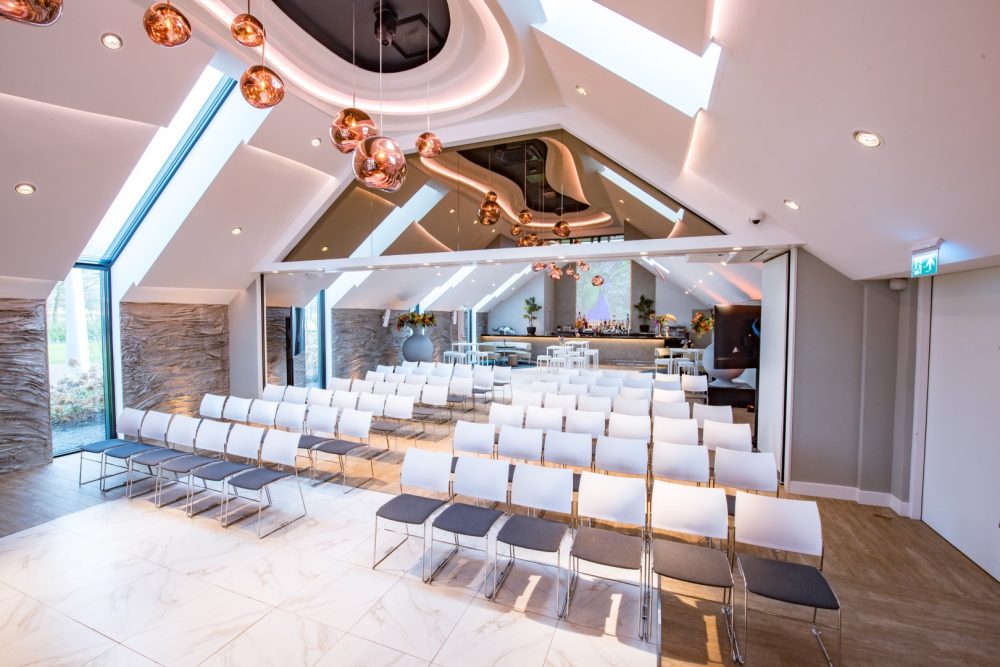 Green Village grote zaal theater en borrelopstelling 6